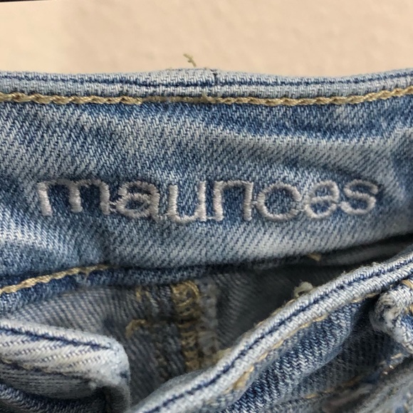 Maurice’s Size 5/6 Light Wash Distressed Jeans Skater Grunge Alternative Basic - Picture 4 of 5